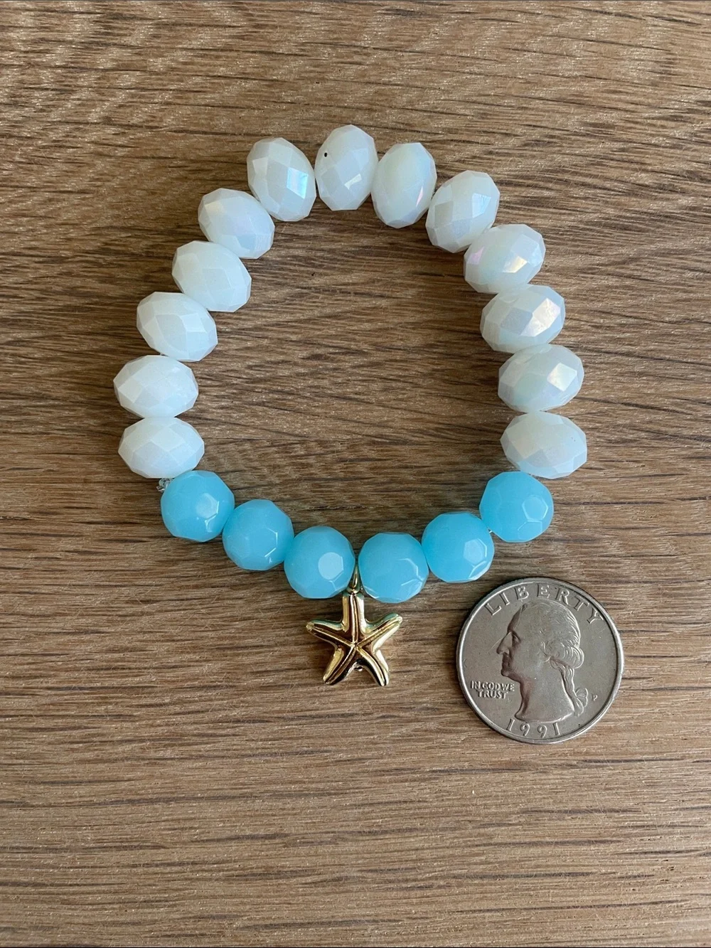 HAND CRAFTED BEADED STARFISH STRETCH BRACELET Aqua Blue & White Faceted Beads